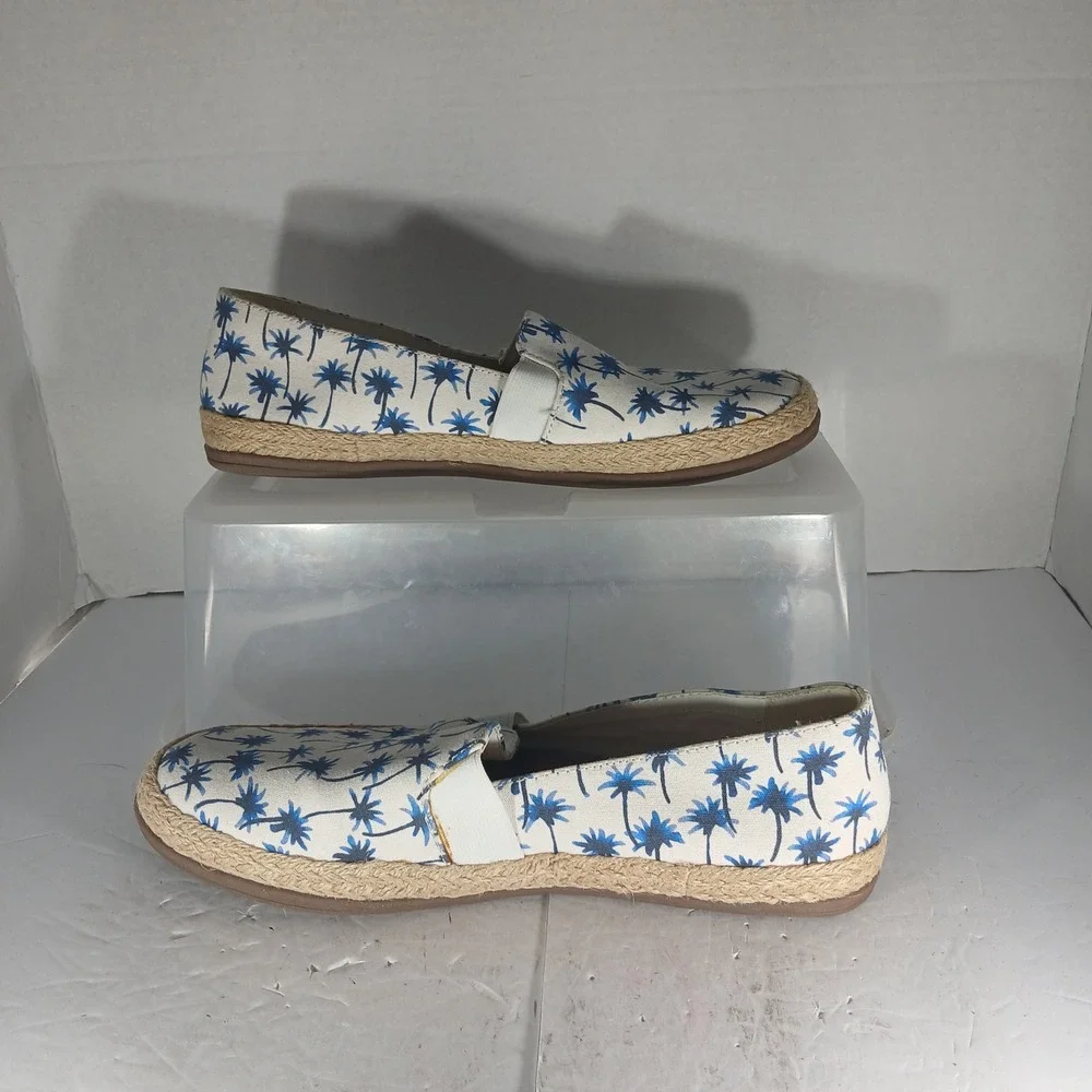Bass Jenny Espadrille Flat 9.5M White Blue Palm Tree Print Coastal Summer Slipon